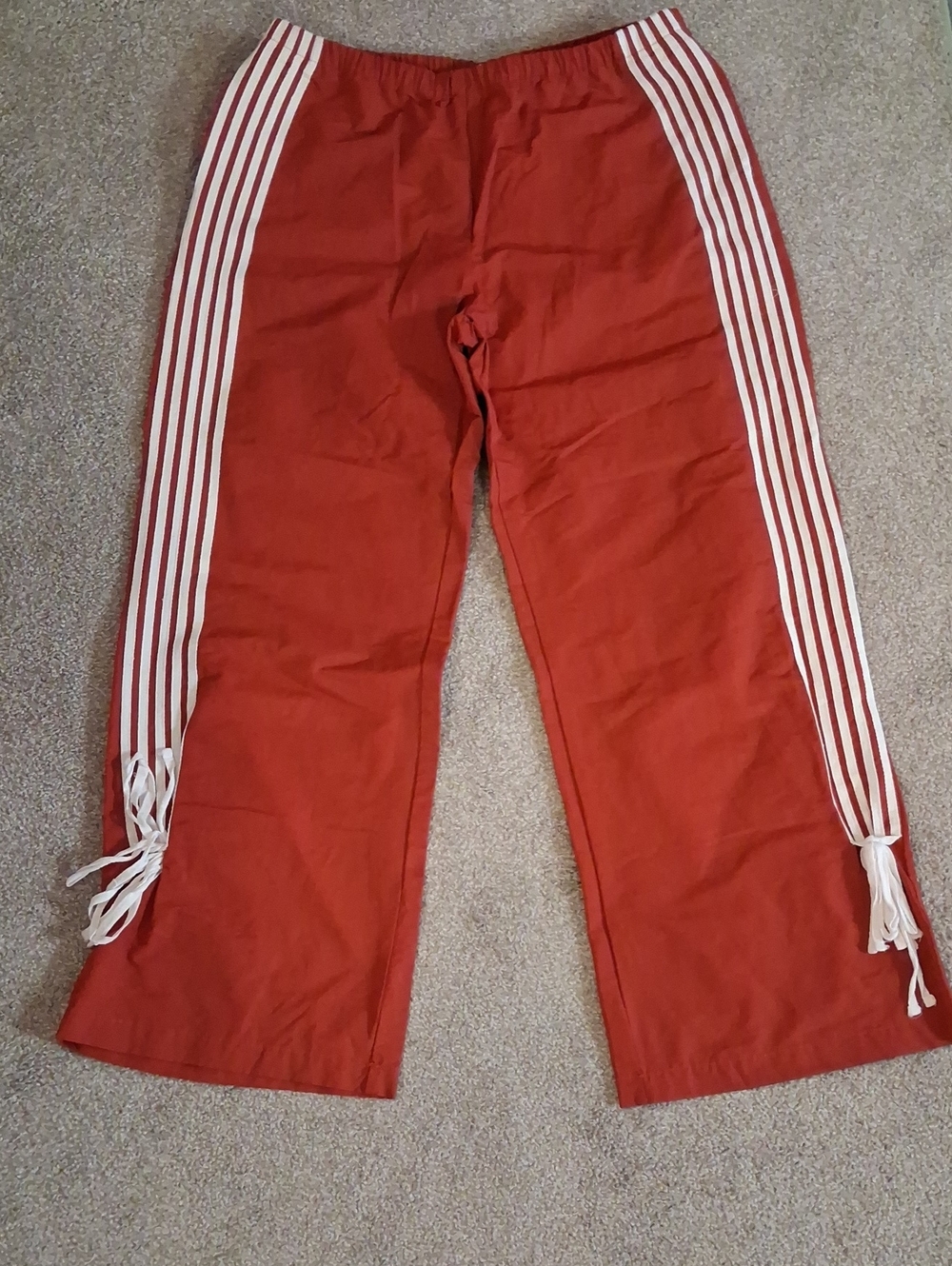 NWOT Cali 1850 Los Angeles Rust/Red Joggers. White Stripe Wide Leg Pants. L